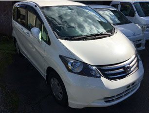 フリード2WD正面